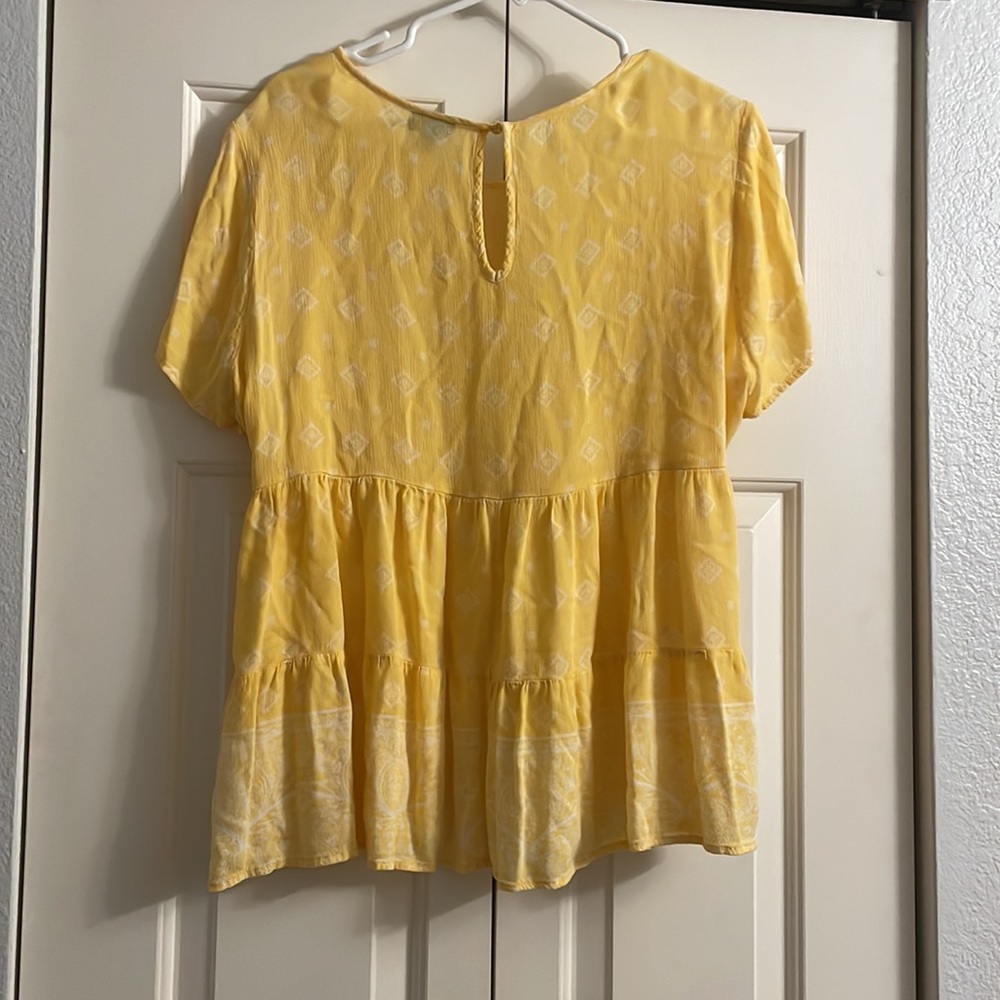 Torrid Yellow Aztec Bouse. Women’s Plus Size 0 - Picture 2 of 5